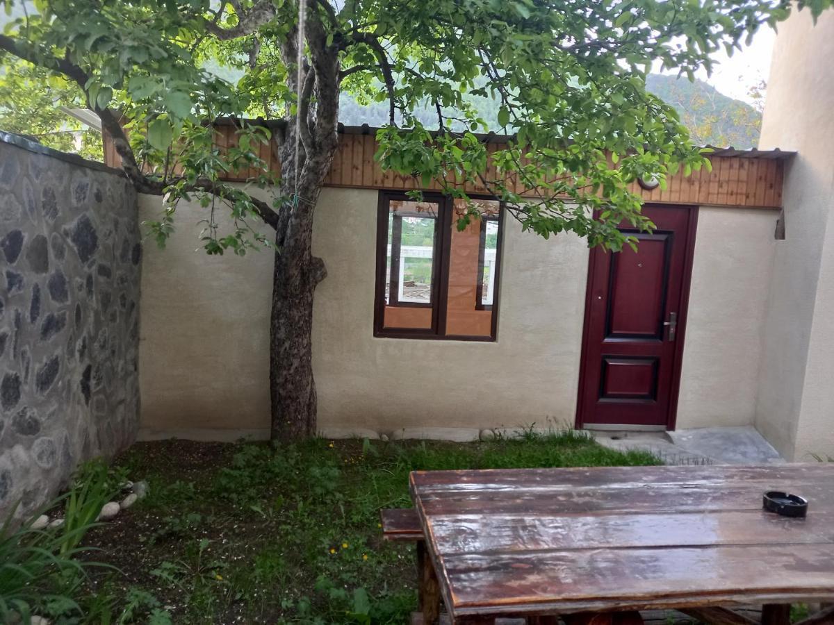Гостевой дом Spardishi Местия Экстерьер фото