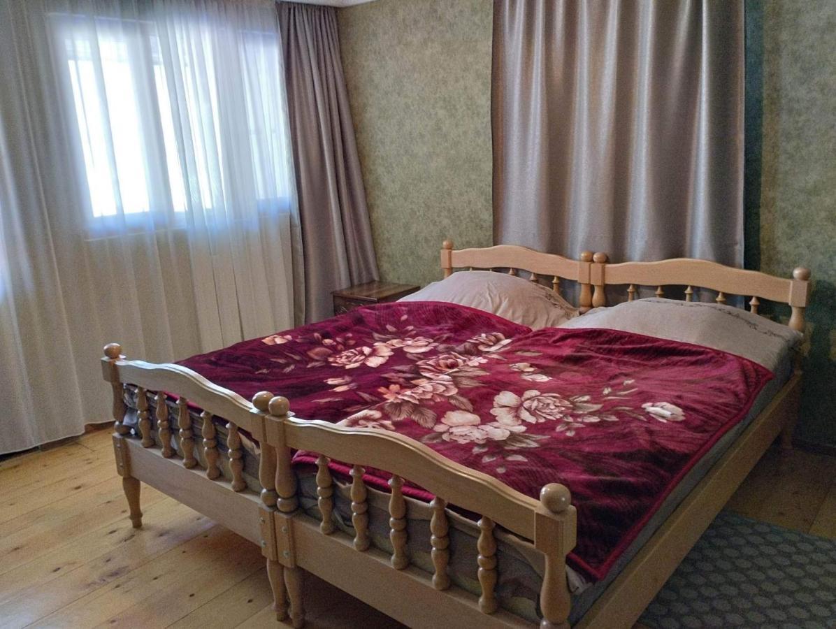 Гостевой дом Spardishi Местия Экстерьер фото